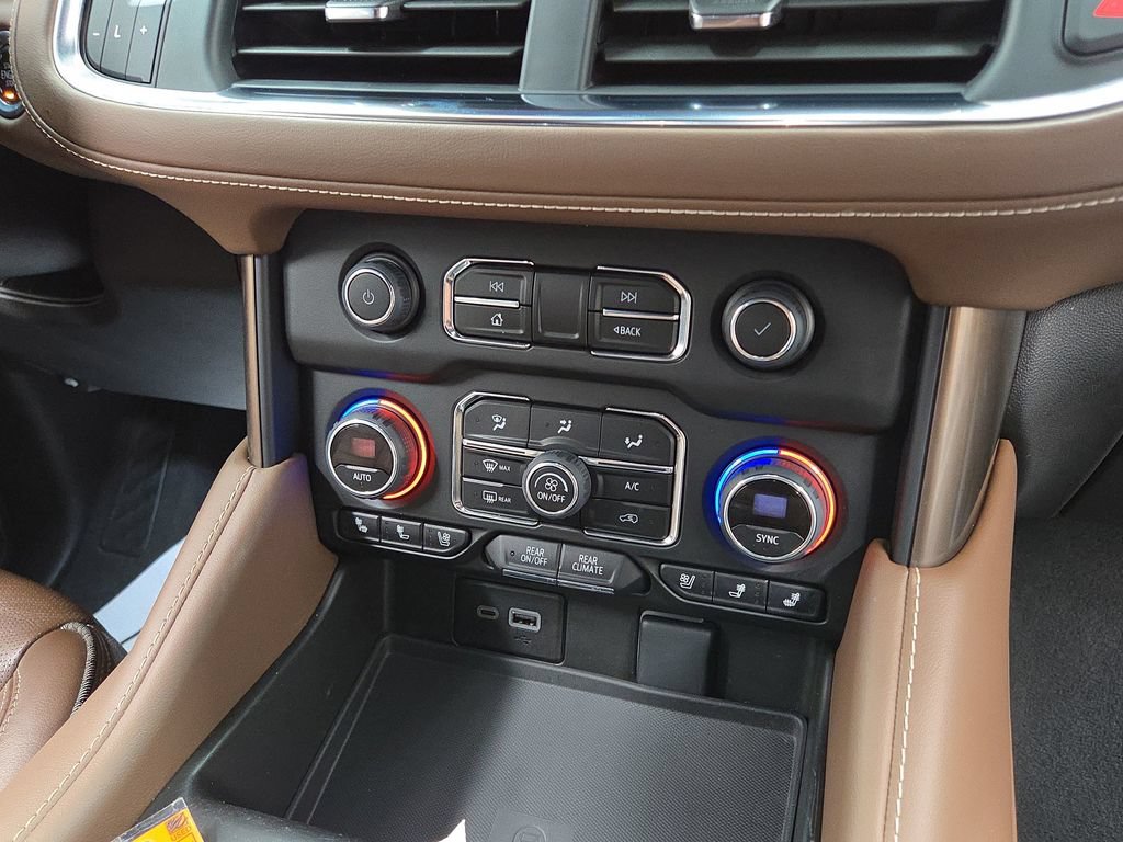 2023 Chevrolet Suburban High Country - Photo 16