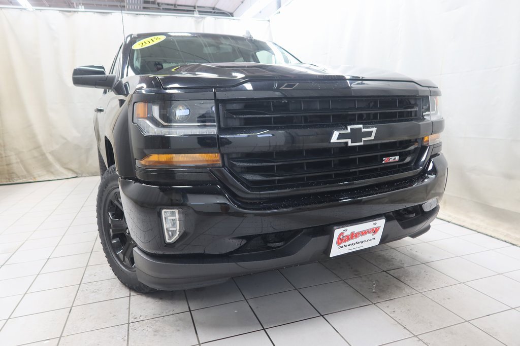 2018 Chevrolet Silverado 1500 LT photo 2