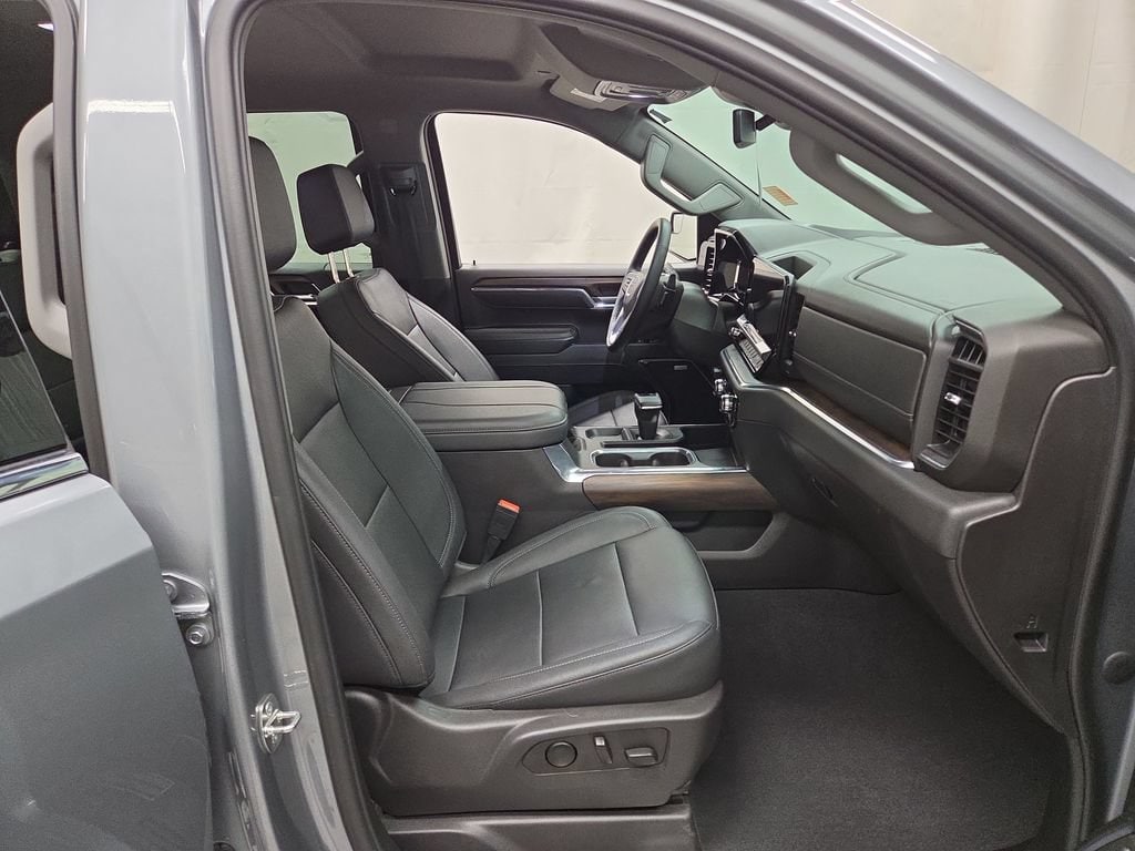 2024 GMC Sierra 1500 SLT - Photo 13