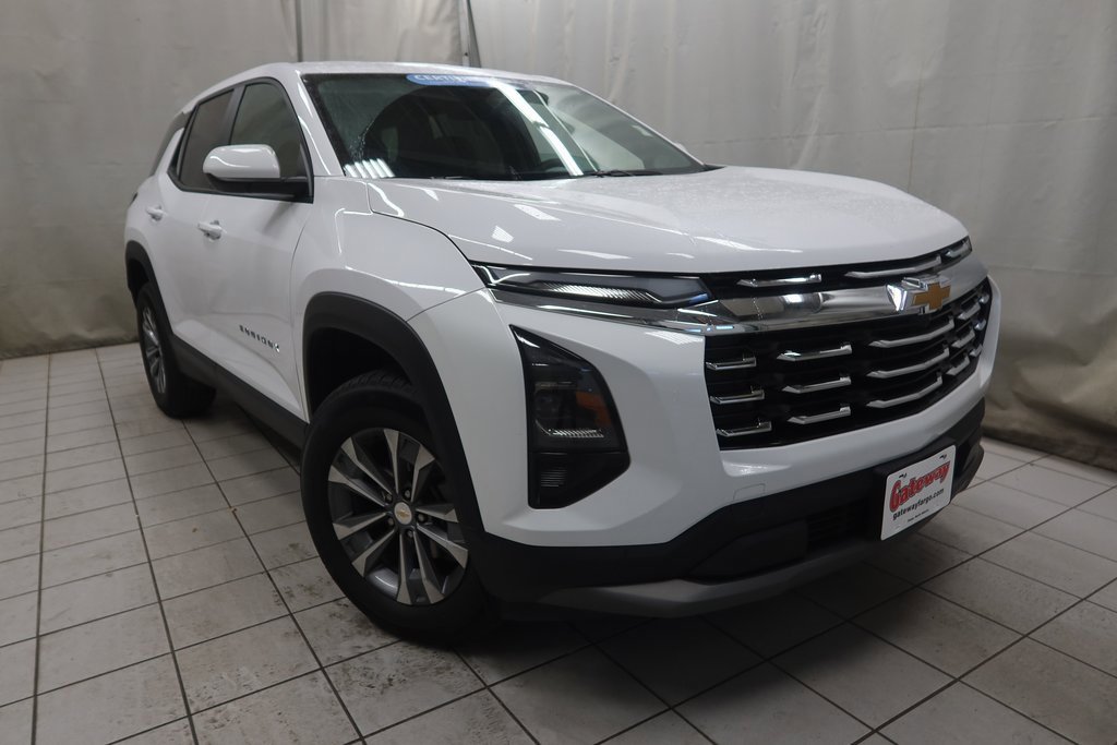 2025 Chevrolet Equinox LT photo 3