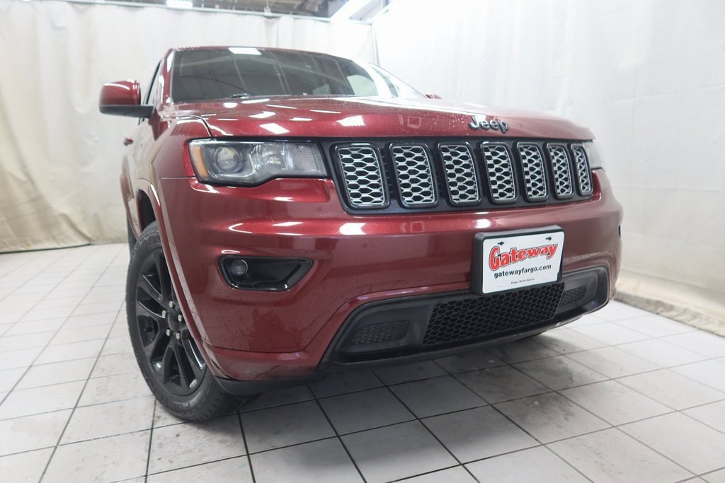 Used 2017 Jeep Grand Cherokee Altitude