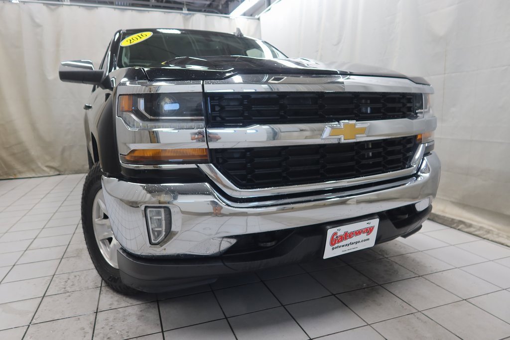 2016 Chevrolet Silverado 1500 LT photo 2