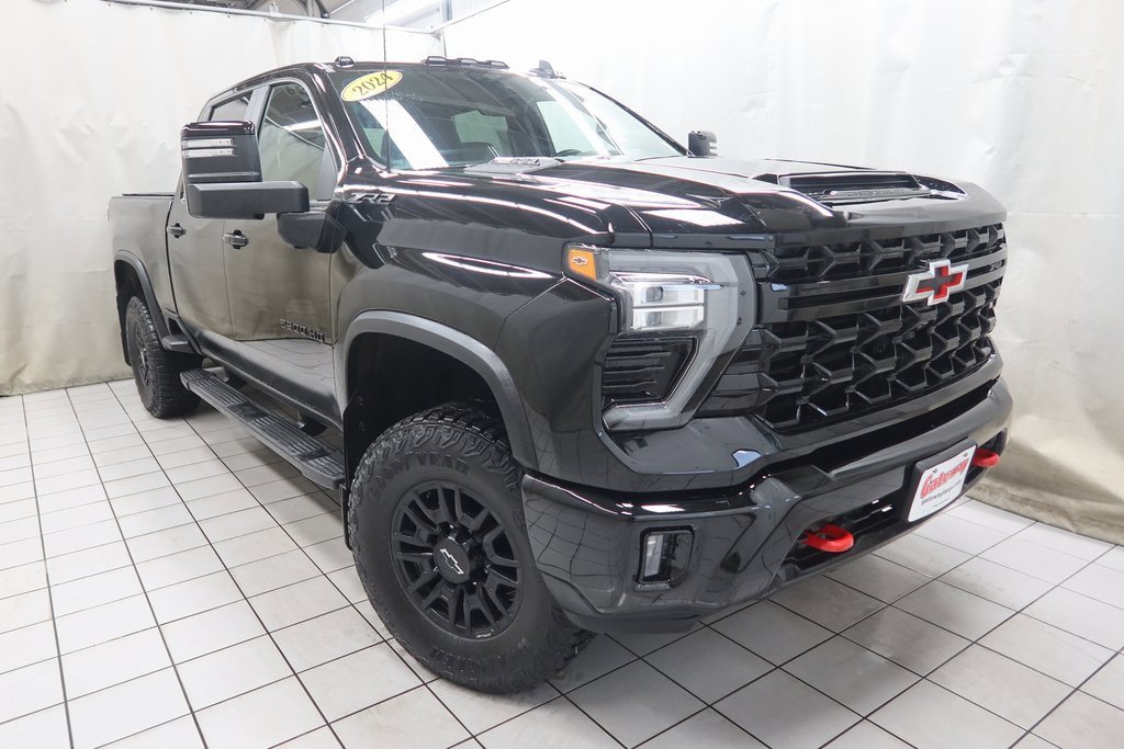 2024 Chevrolet Silverado 2500HD ZR2 photo 3