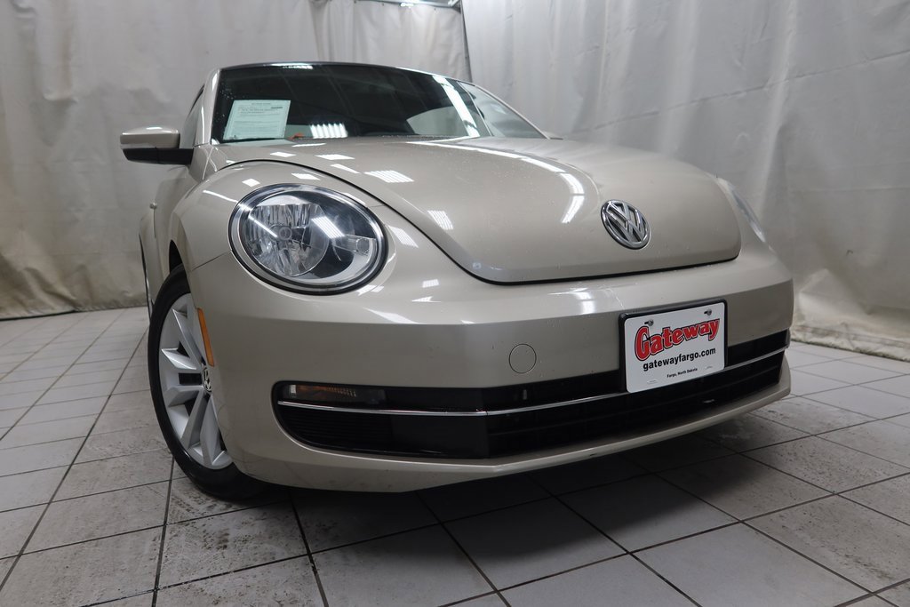 2013 Volkswagen Beetle TDI photo 2