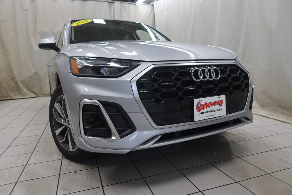 2022 Audi Q5 S line Premium photo 2