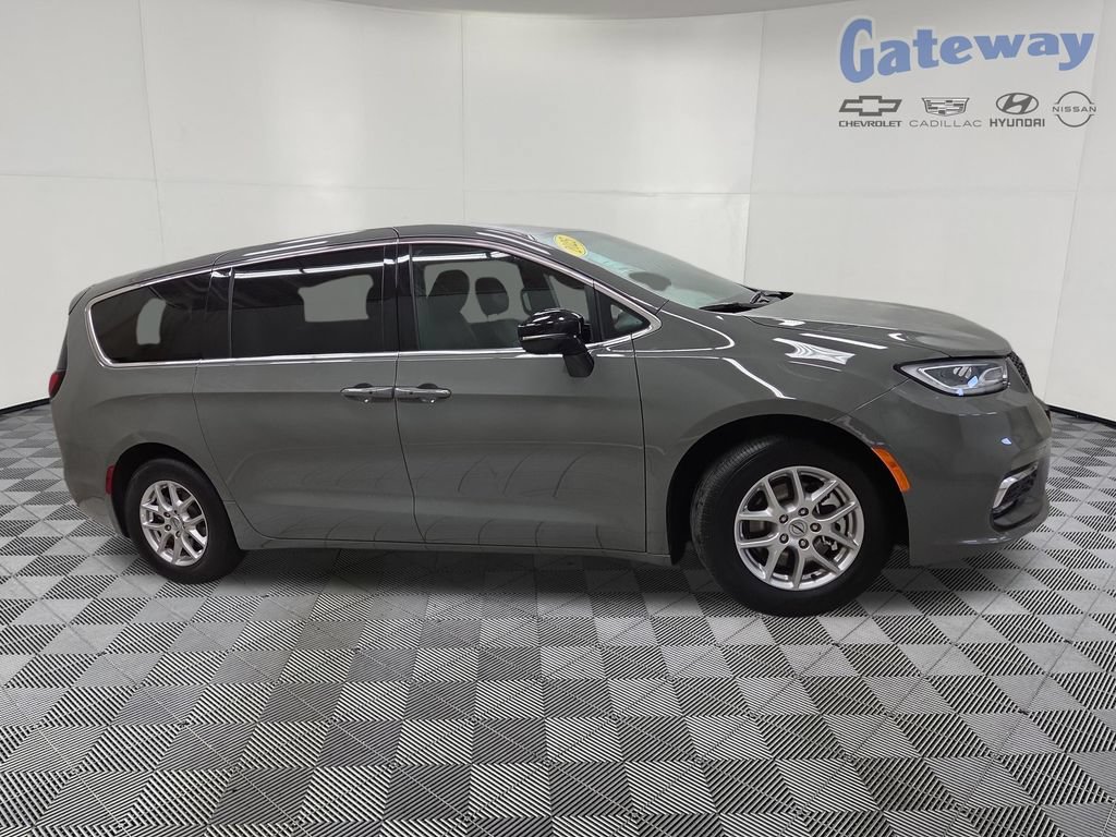 2025 Chrysler Pacifica