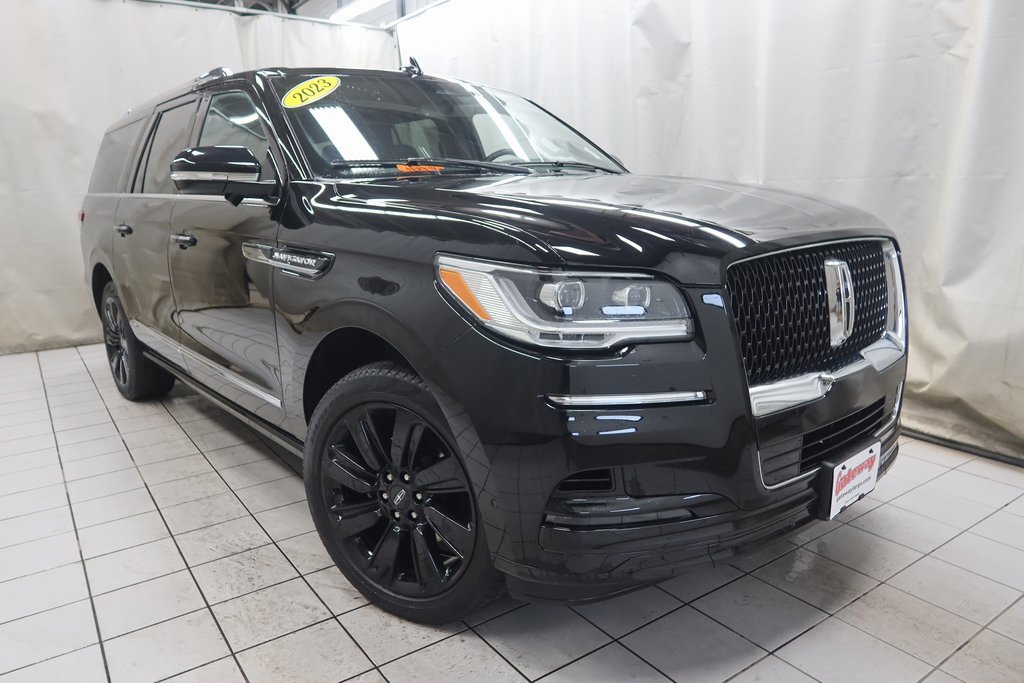 2023 Lincoln Navigator L Reserve photo 3