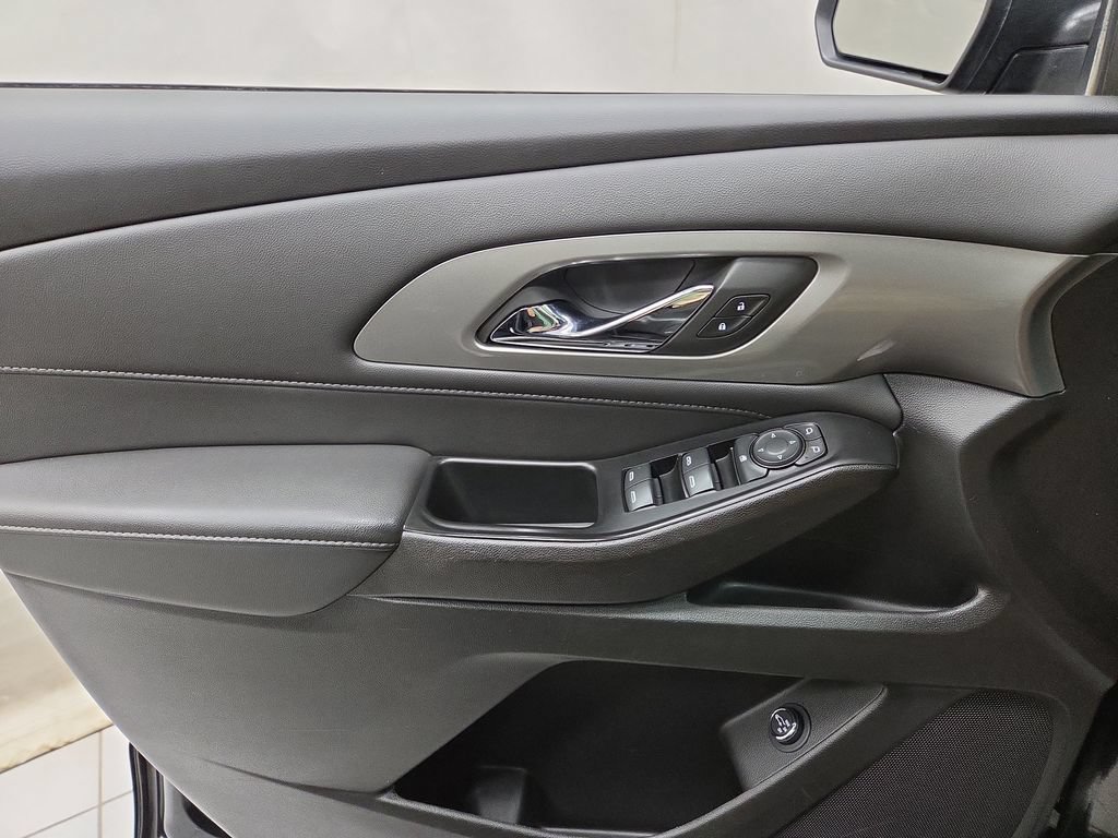 2023 Chevrolet Traverse 1LT - Photo 13