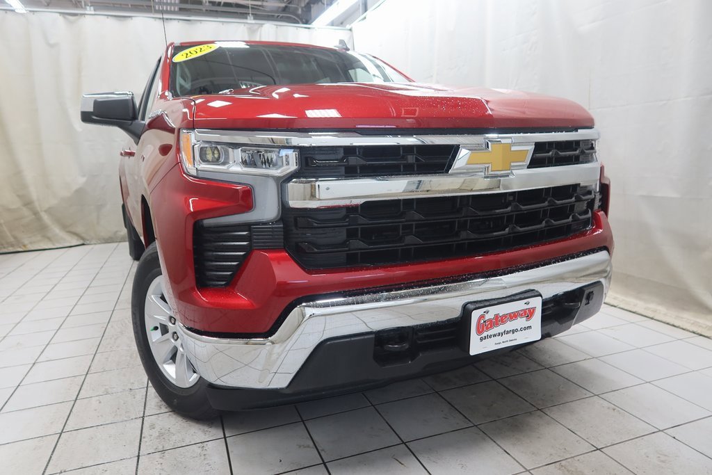 2023 Chevrolet Silverado 1500 LT photo 2