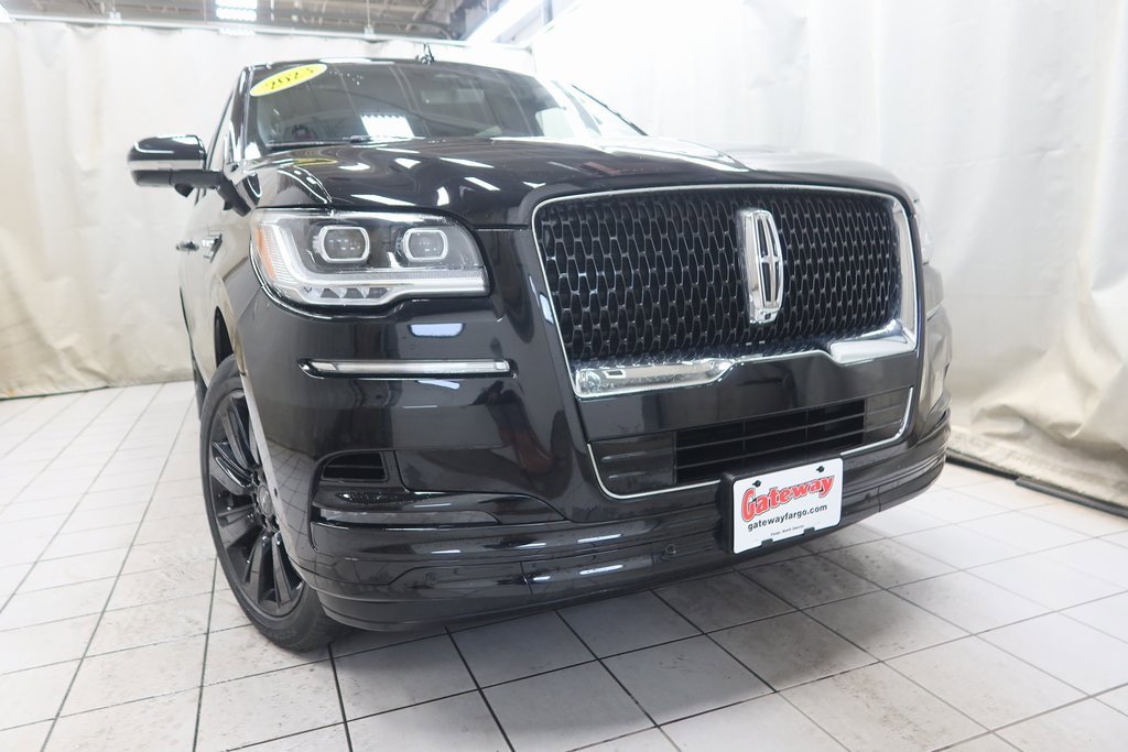 2023 Lincoln Navigator L Reserve photo 2