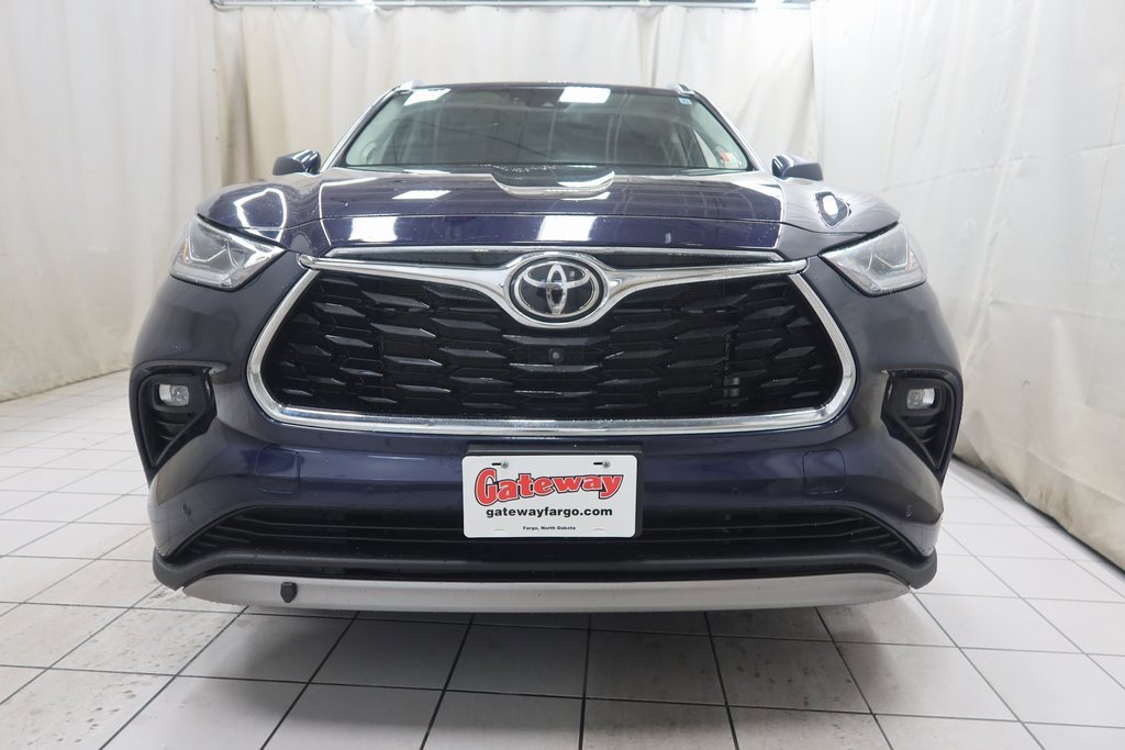 2022 Toyota Highlander Platinum photo 3