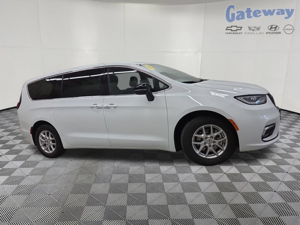 2025 Chrysler Pacifica