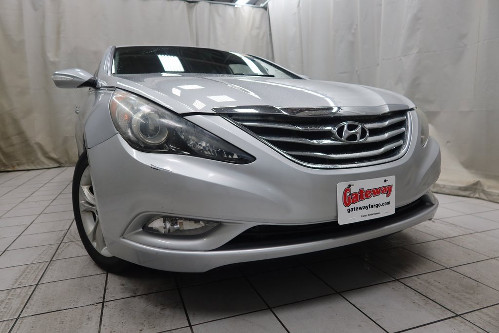 2011 Hyundai Sonata photo 2