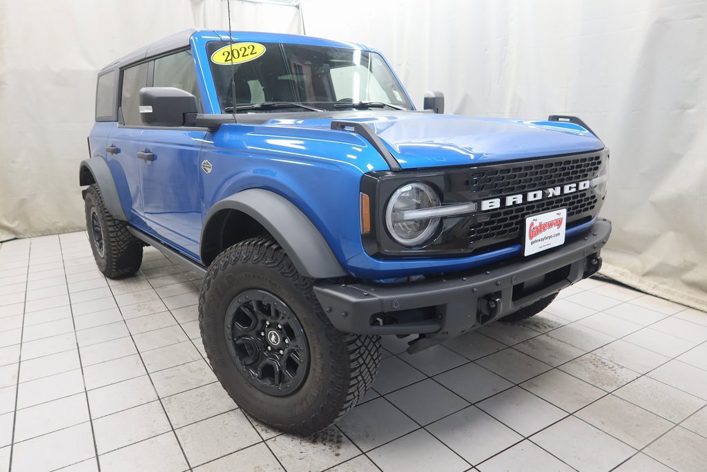 2022 Ford Bronco Base photo 3