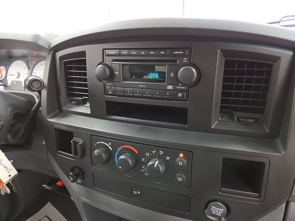 2009 Dodge Ram 2500 Pickup SXT - Photo 14