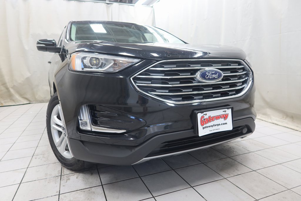 2019 Ford Edge SEL photo 2