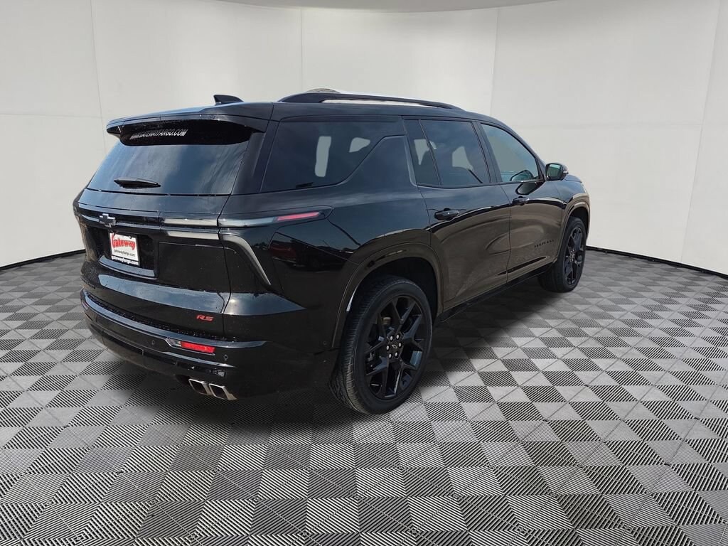 Used 2025 Chevrolet Traverse RS SUV