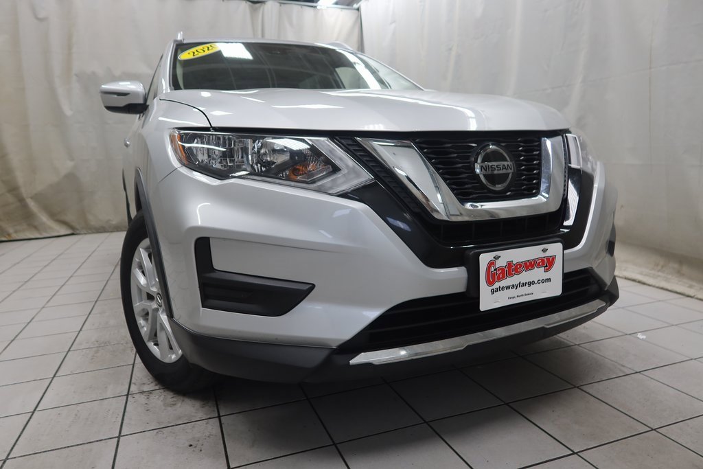 2020 Nissan Rogue SV photo 2