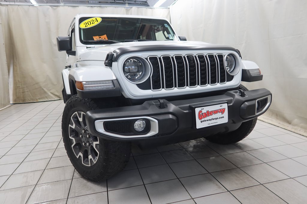 2024 Jeep Wrangler Sahara photo 2