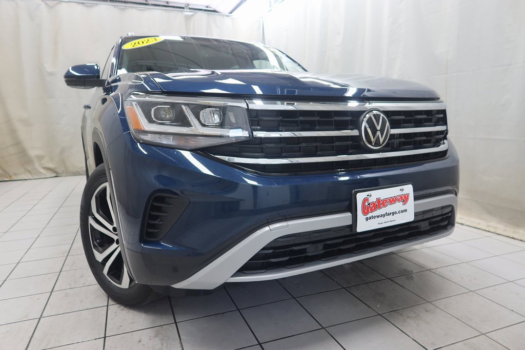 2023 Volkswagen Atlas Cross Sport V6 SEL photo 2