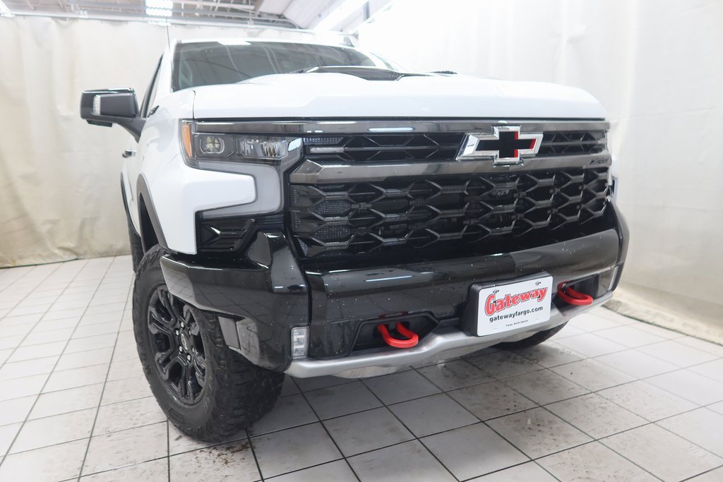 2024 Chevrolet Silverado 1500 ZR2 photo 2