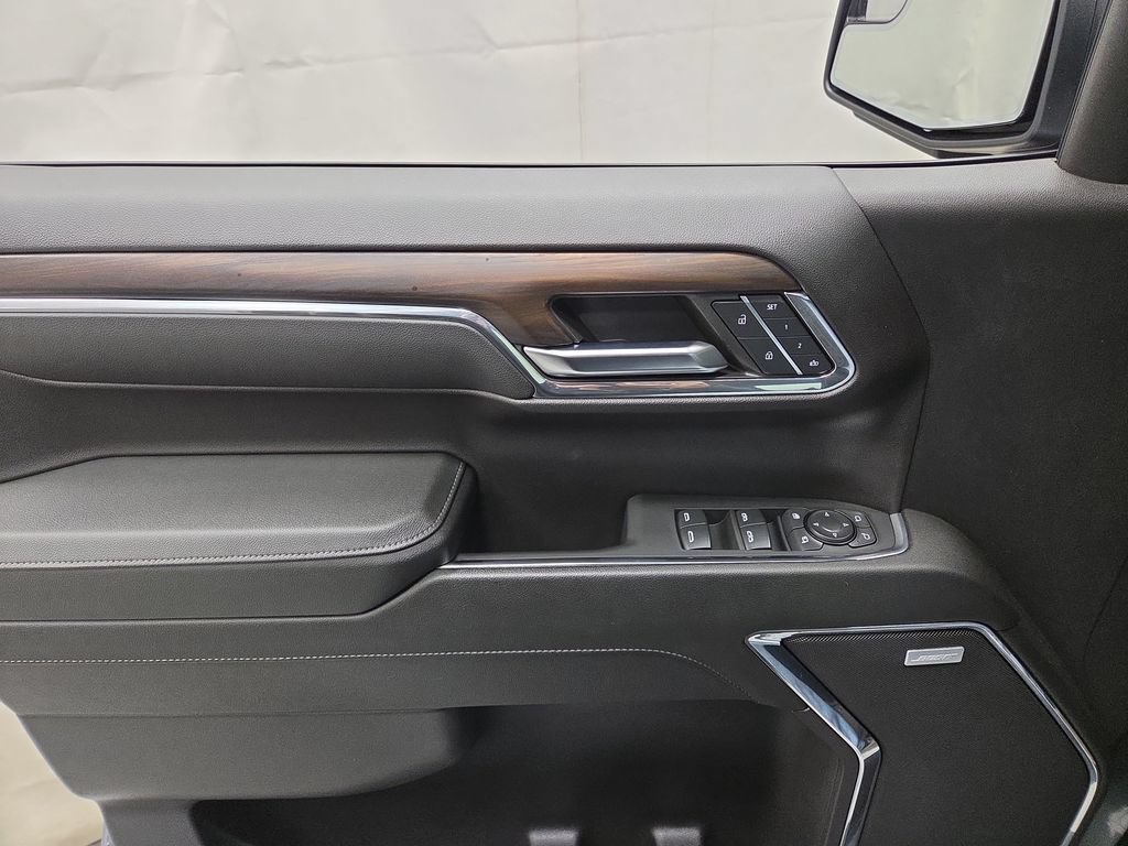 2024 GMC Sierra 1500 SLT - Photo 21