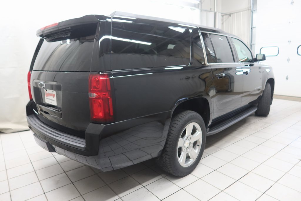 2018 Chevrolet Suburban LT photo 4