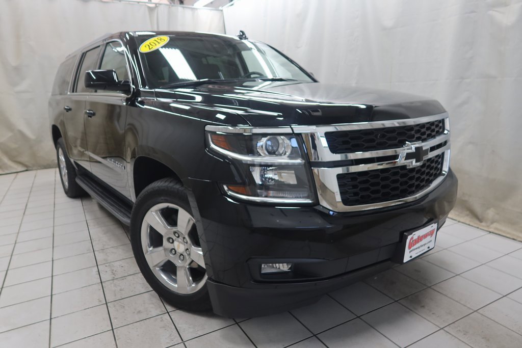 2018 Chevrolet Suburban LT photo 3
