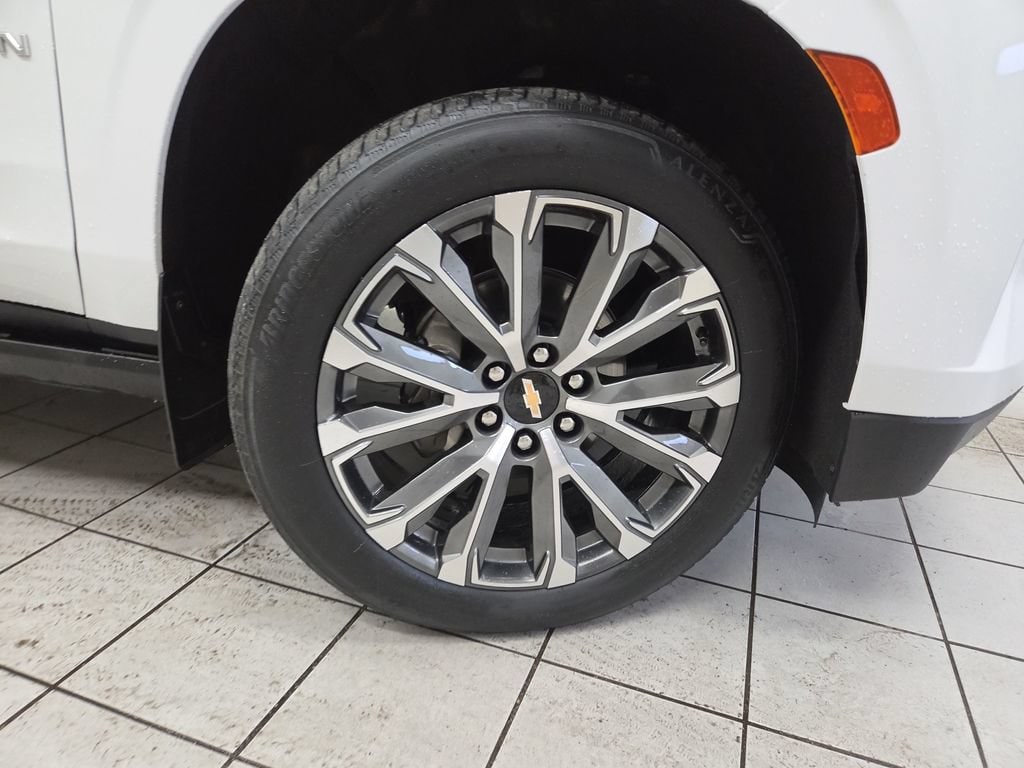 2023 Chevrolet Suburban High Country - Photo 8