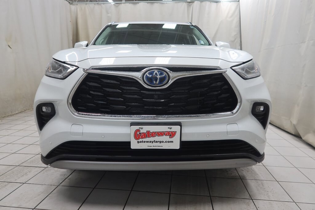 Used 2022 Toyota Highlander Hybrid Platinum