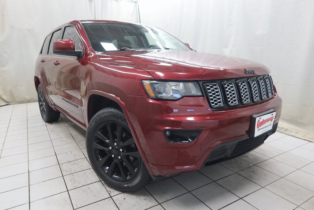 Used 2017 Jeep Grand Cherokee Altitude