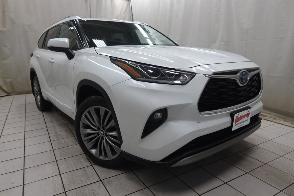 Used 2022 Toyota Highlander Hybrid Platinum