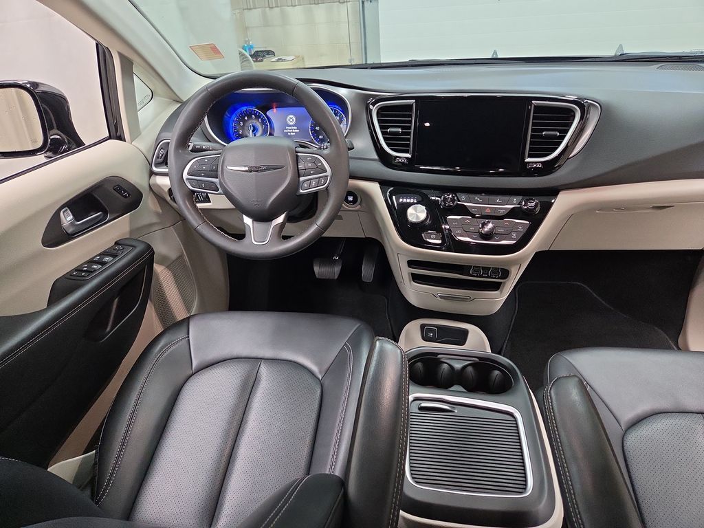 2024 Chrysler Pacifica Touring L - Photo 13