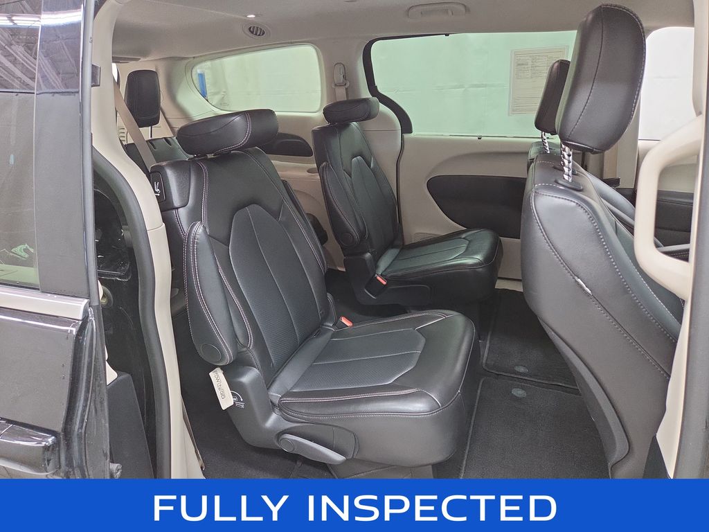 2024 Chrysler Pacifica Touring L - Photo 11