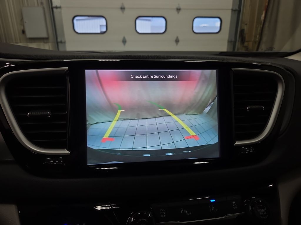 2024 Chrysler Pacifica Touring L - Photo 24