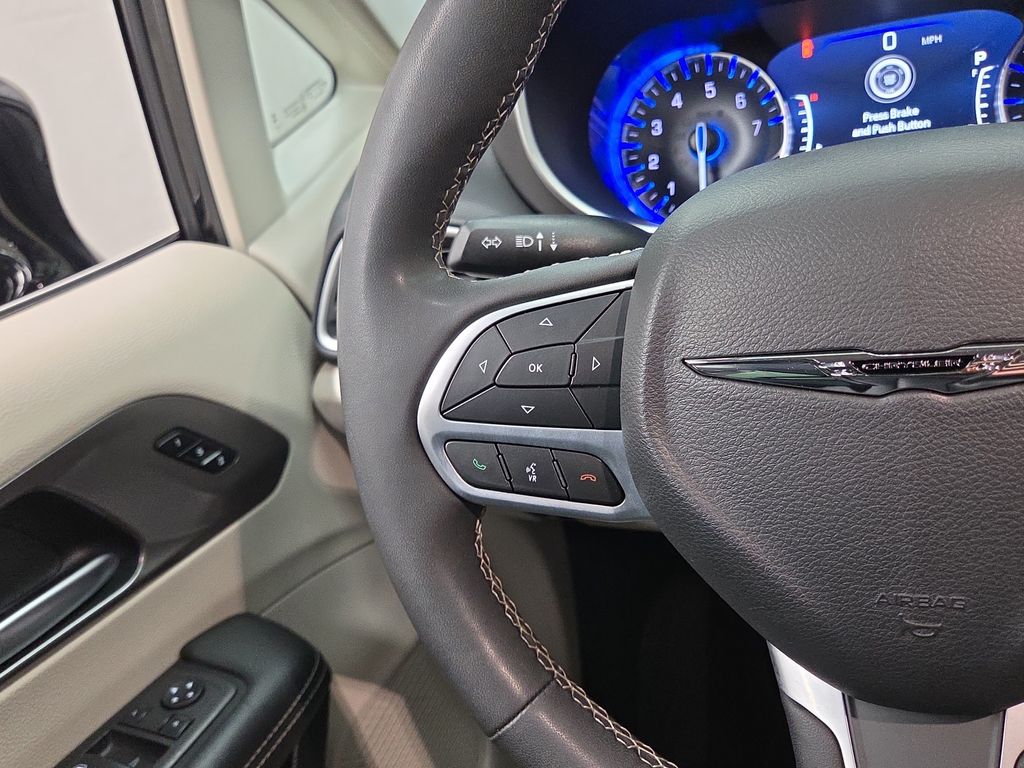 2024 Chrysler Pacifica Touring L - Photo 19