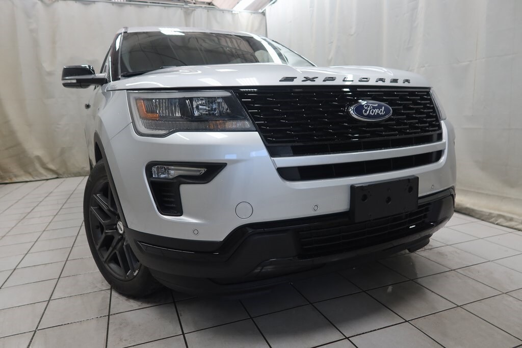 2018 Ford Explorer Sport photo 2