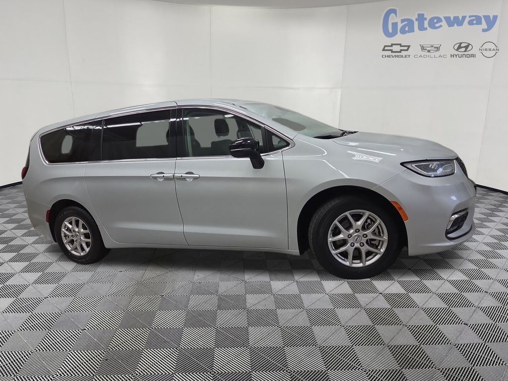 2024 Chrysler Pacifica