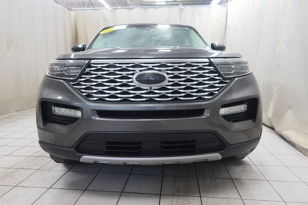 2020 Ford Explorer Platinum photo 2