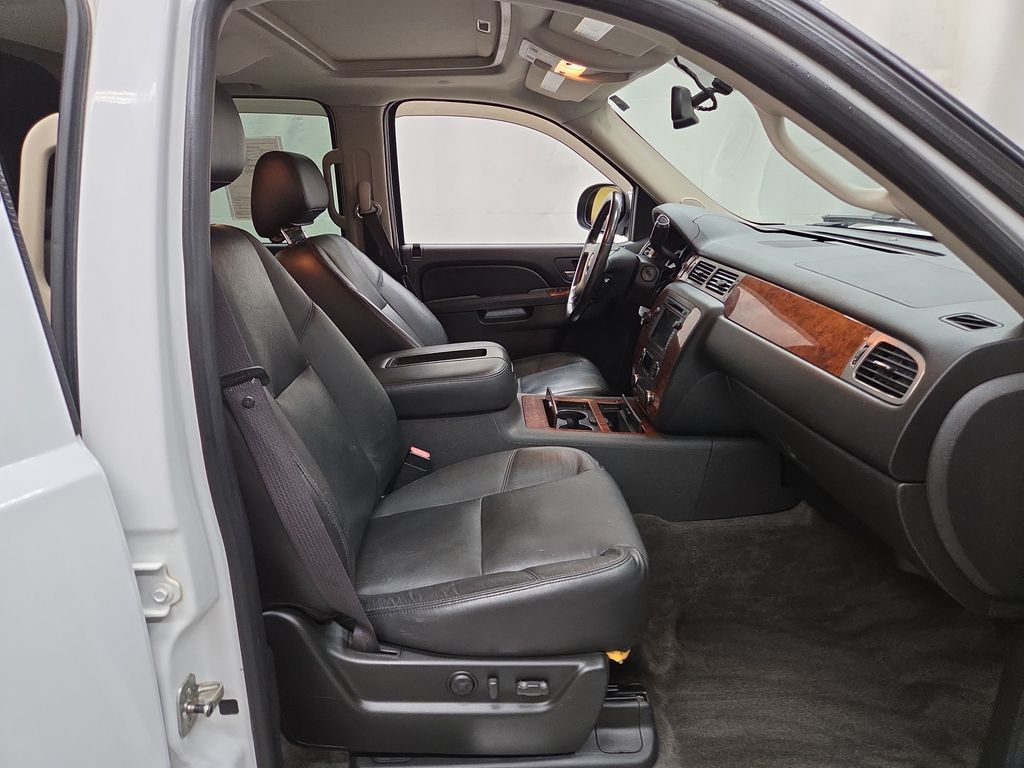 2010 Chevrolet Avalanche LTZ - Photo 11