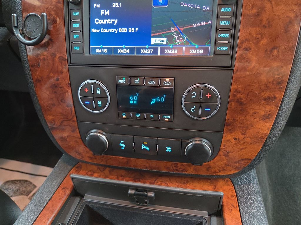 2010 Chevrolet Avalanche LTZ - Photo 16