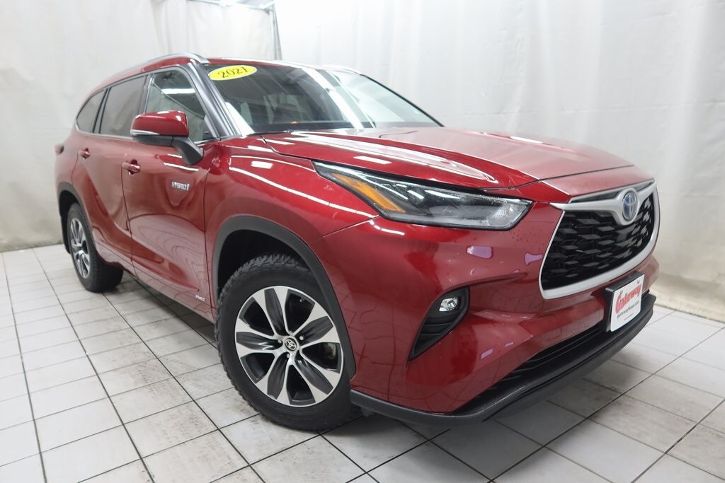 2021 Toyota Highlander Hybrid XLE photo 2