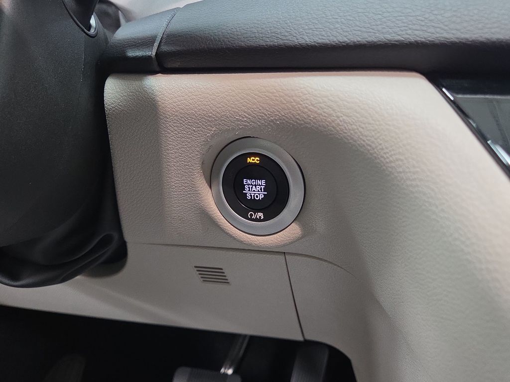 2024 Chrysler Pacifica Touring L - Photo 17