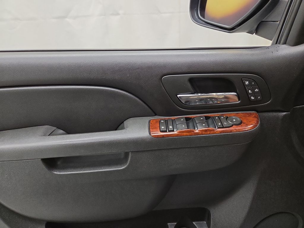 2010 Chevrolet Avalanche LTZ - Photo 19
