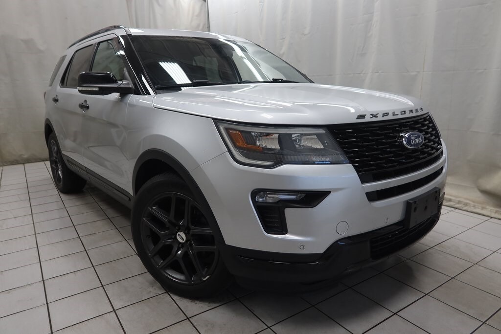 2018 Ford Explorer Sport photo 3