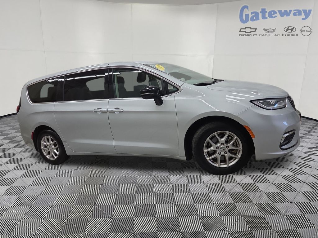 2024 Chrysler Pacifica
