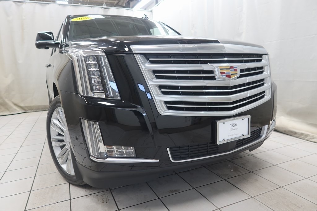 Used 2020 Cadillac Escalade Platinum with VIN 1GYS4DKJ0LR188863 for sale in Fargo, ND