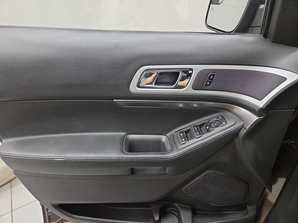 2015 Ford Explorer XLT - Photo 20
