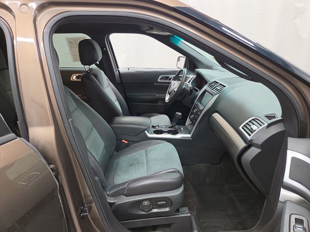 2015 Ford Explorer XLT - Photo 12
