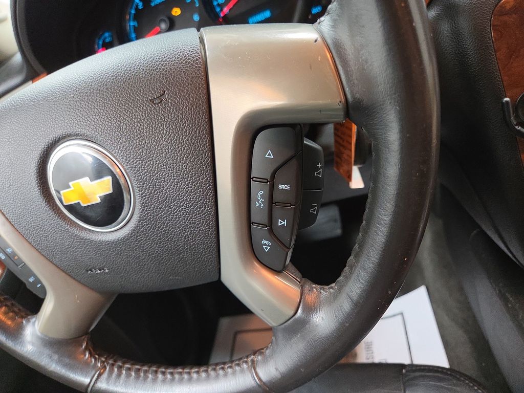 2010 Chevrolet Avalanche LTZ - Photo 17